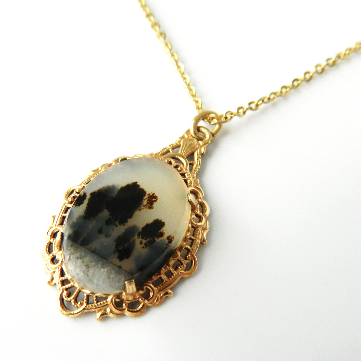 Moss agate pendant necklace