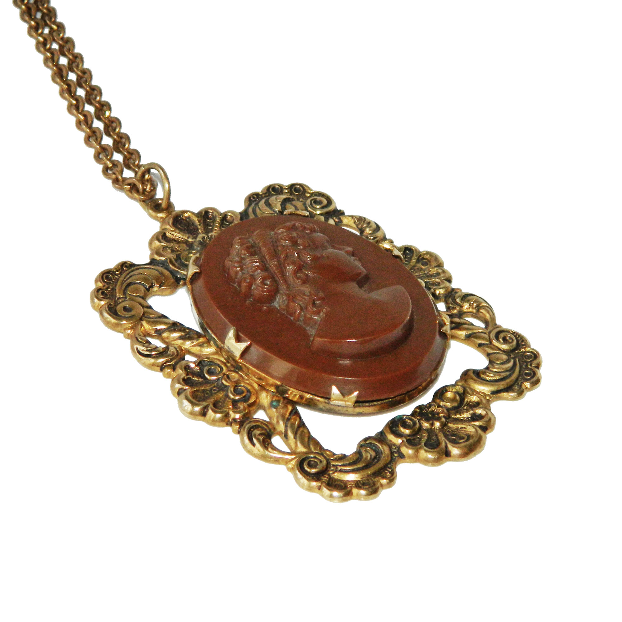 Rococo cameo pendant necklace