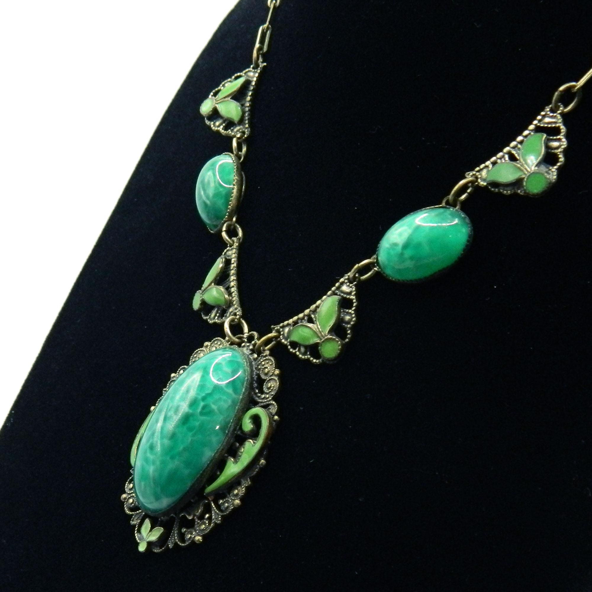 1930s Art Nouveau enameled pendant necklace