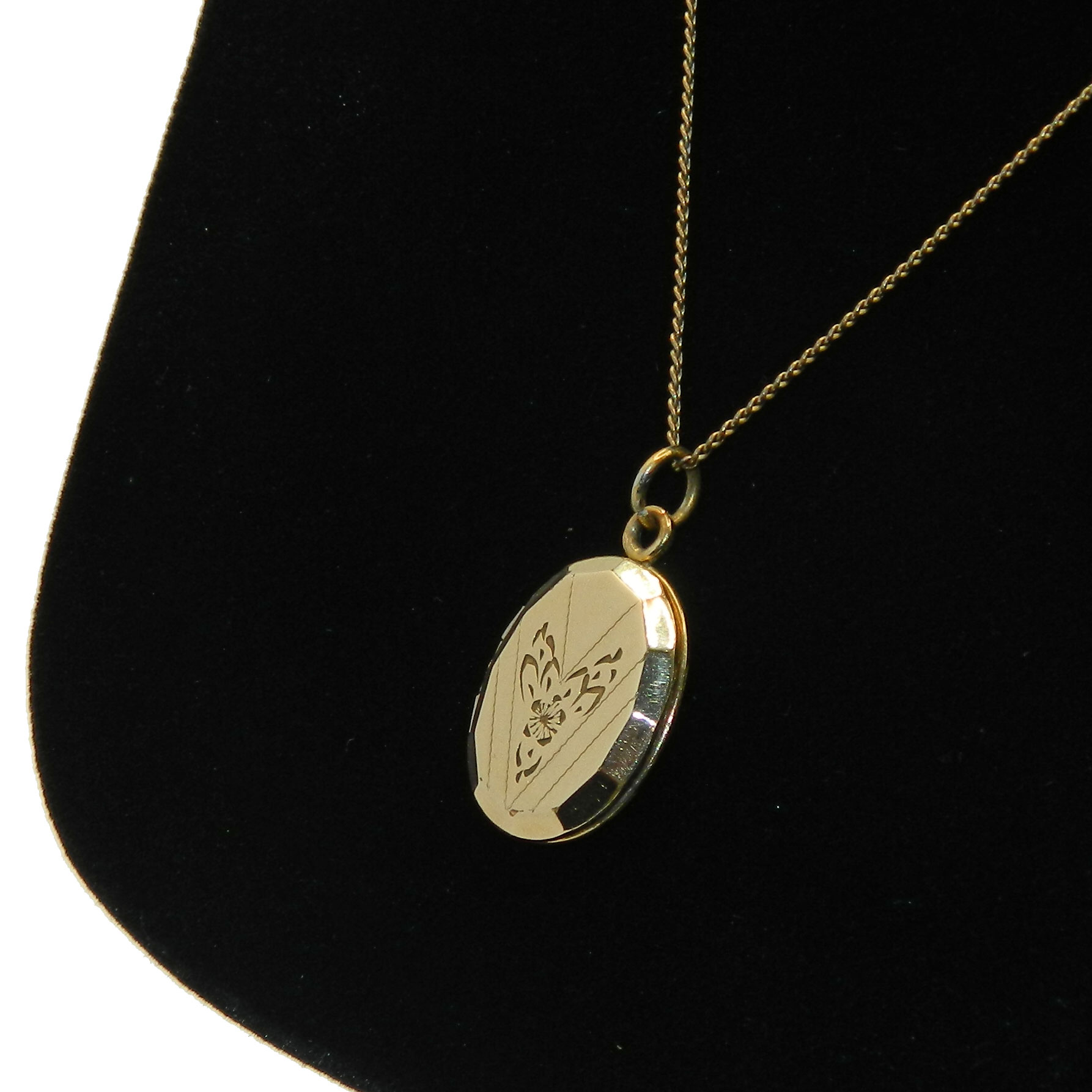 Antique locket pendant necklace