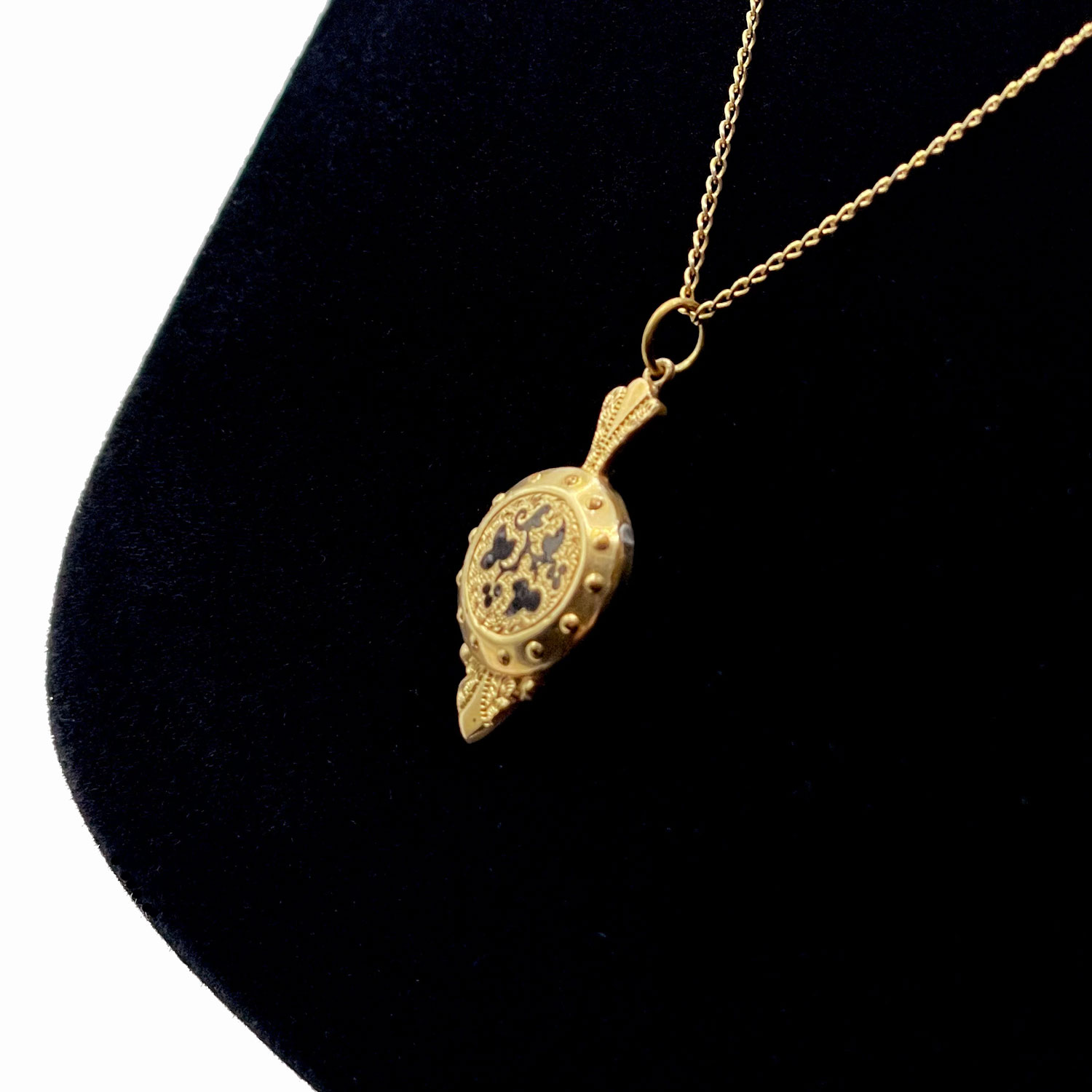 Antique pendant necklace