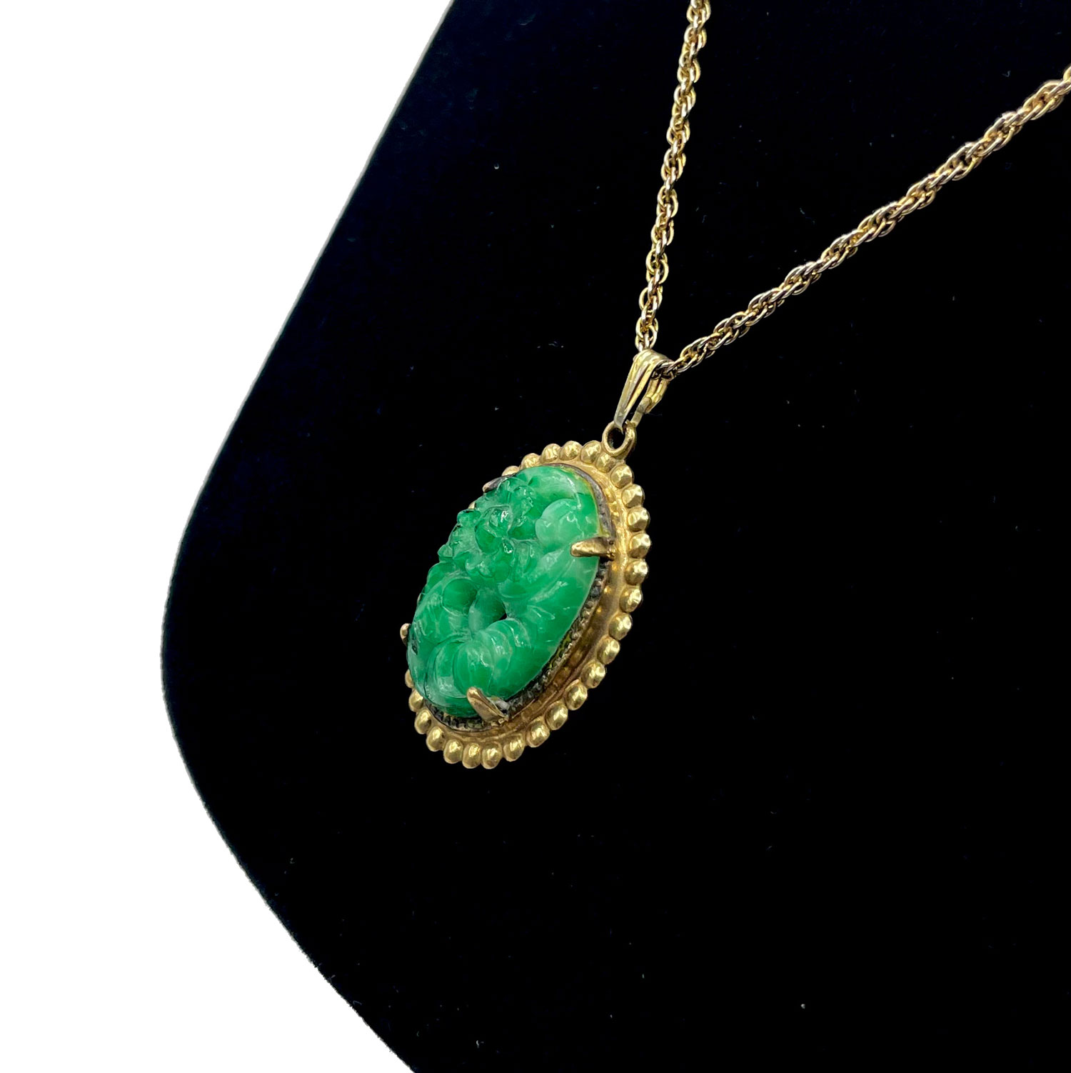 Art Deco Peking glass pendant necklace