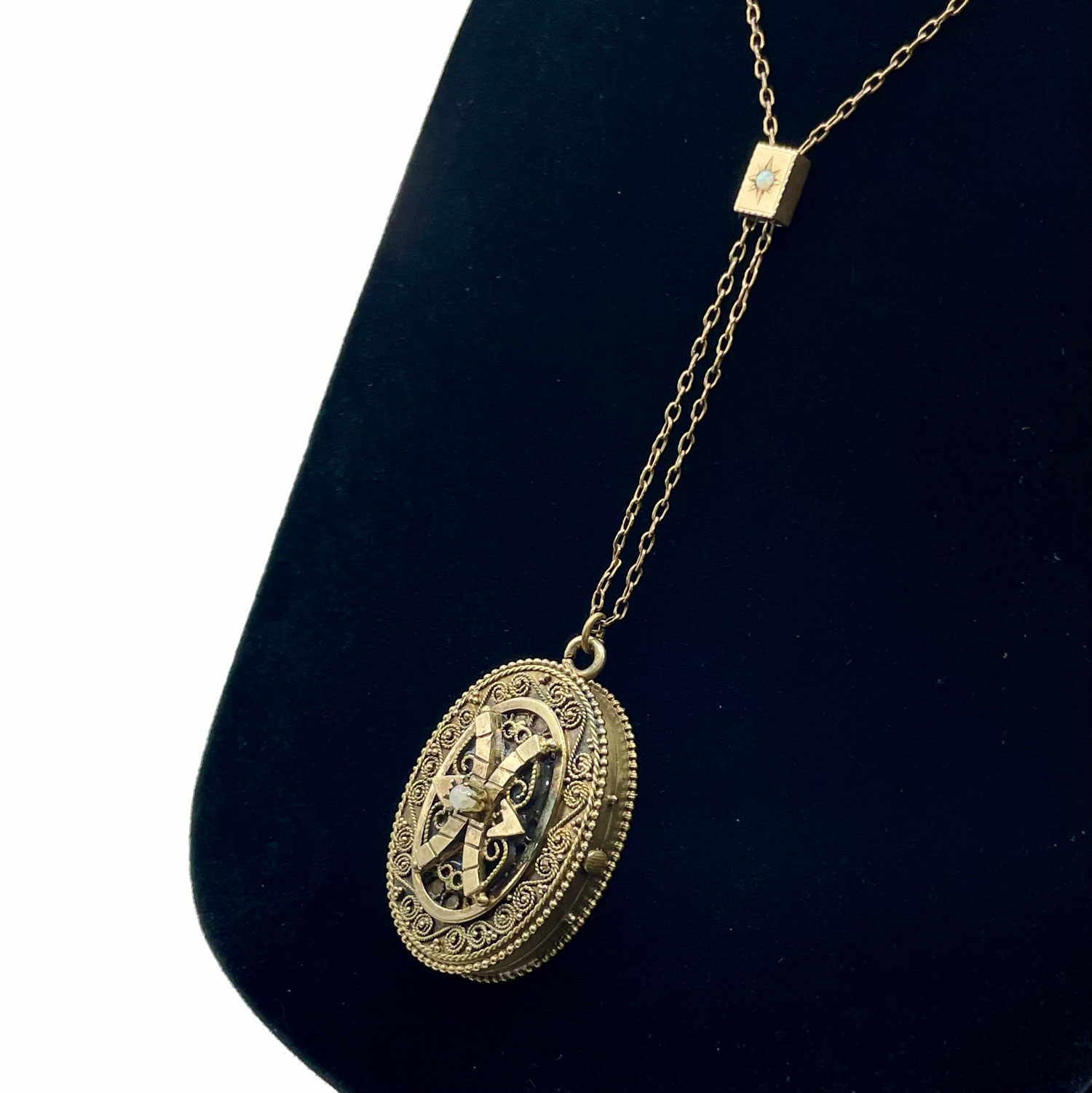 Antique locket pendant necklace