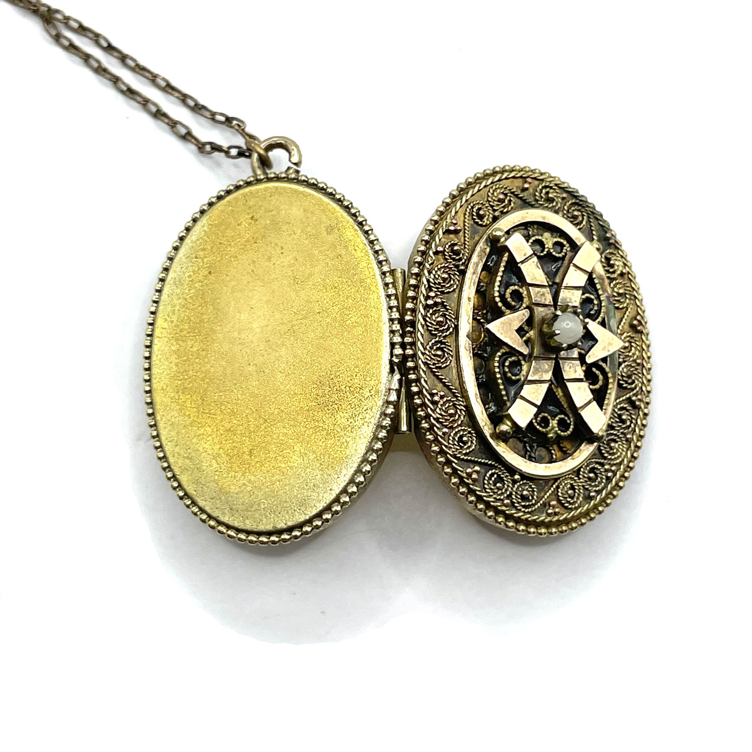 Antique locket pendant necklace