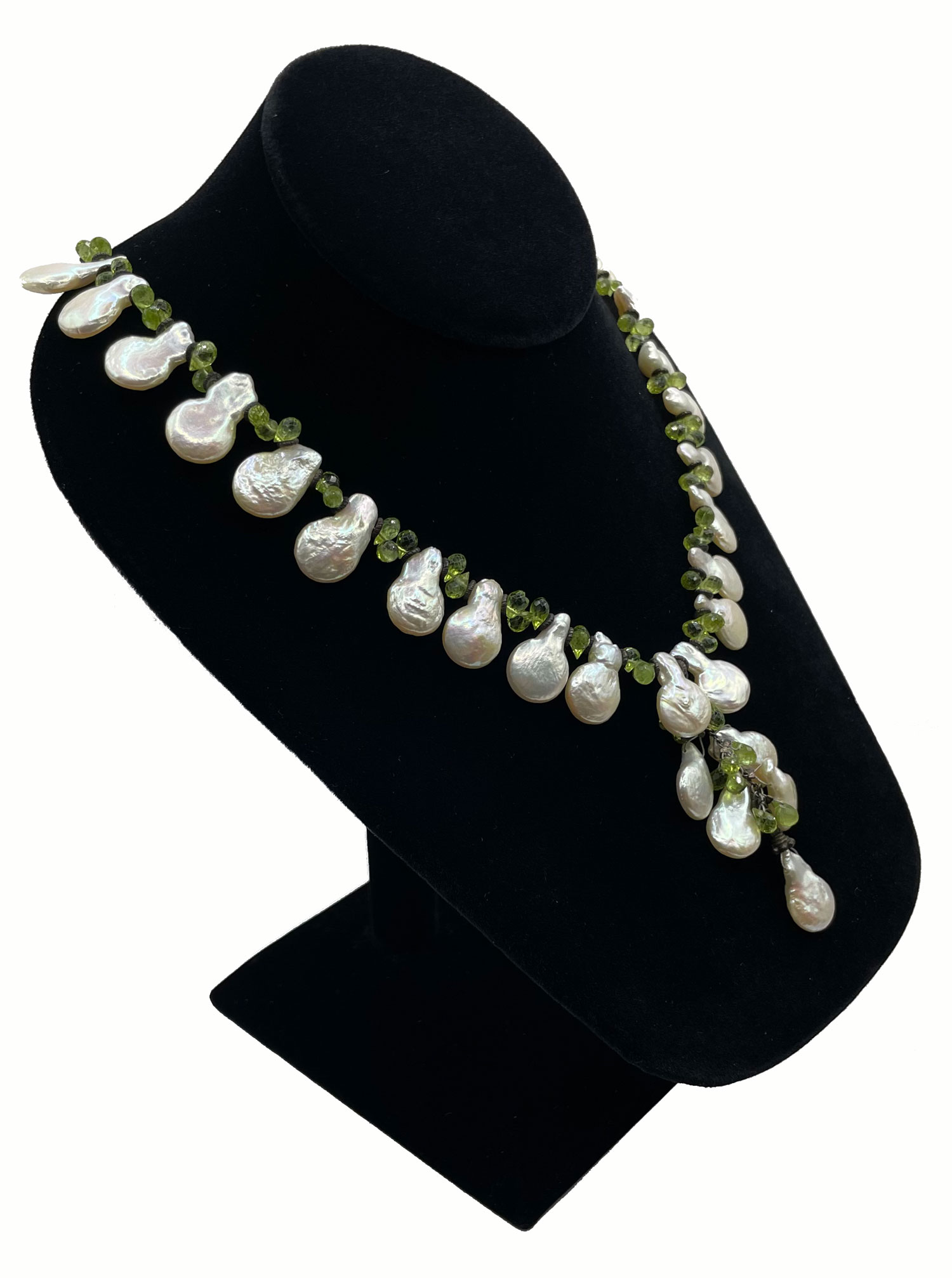 Coin pearl and peridot necklace