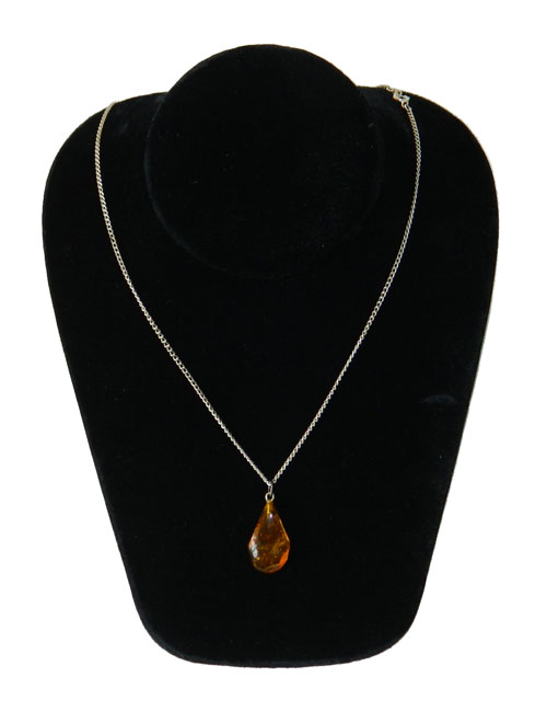 Amber pendant necklace