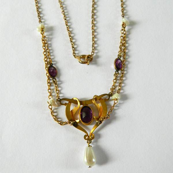 Art nouveau necklace