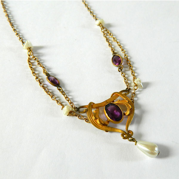 Art nouveau necklace