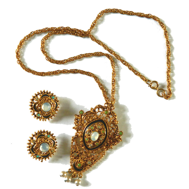 Florenza necklace and earring set