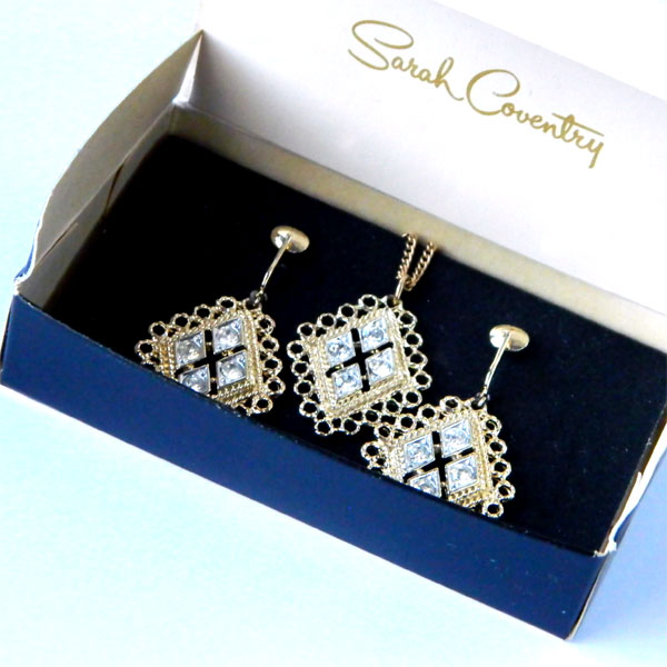 Sarah Coventry necklace and earring set