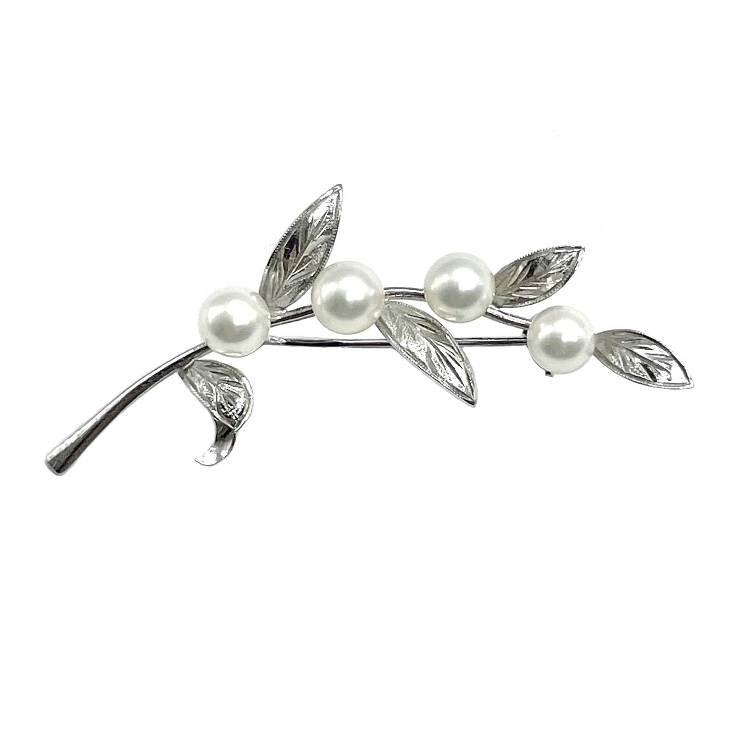 Sterling silver pearl brooch