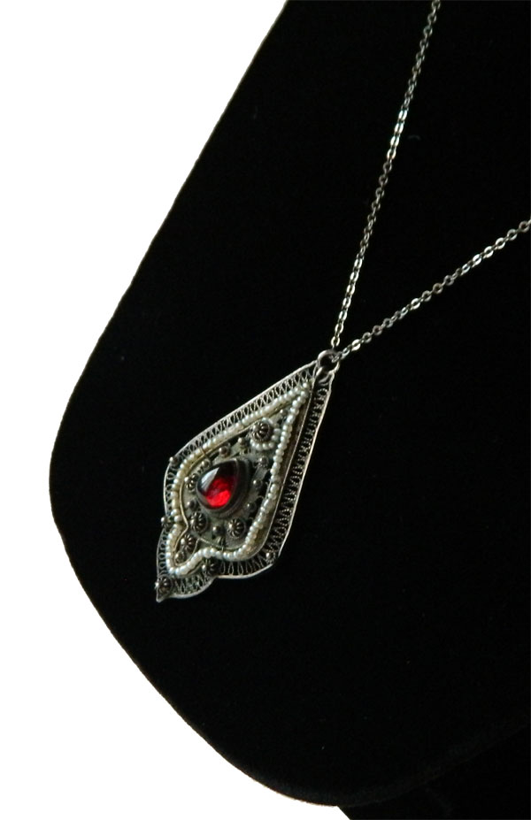 Sterling silver pendant necklace